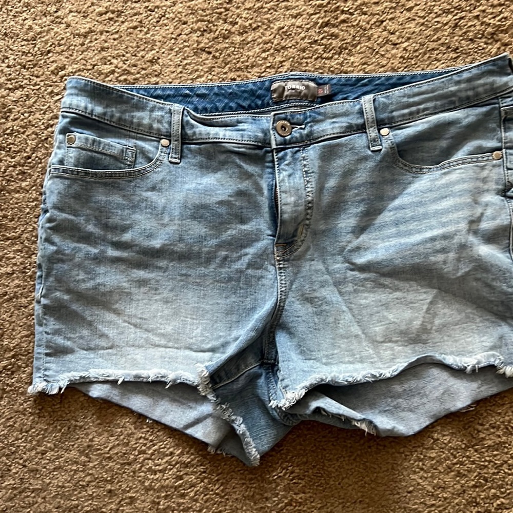 Torrid jean shorts sz 20